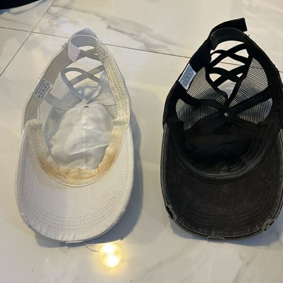 1 Black and 1 white hats #11 - Picture 2 of 4